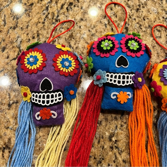 Sugar skull hanging decorations. Set of 4. Day of the Dead - Picture 10 of 10